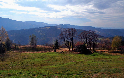 Panorama Beskidu lskiego widziana z trasy Szczyrk-Klimczok.
