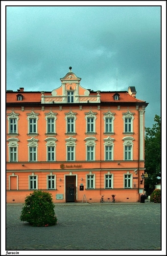 Jarocin - rynek i kamieniczki _ hotel Pod Zot Kul