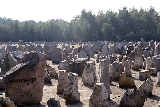 Treblinka - muzeum obozu, kamienie symbole pamici