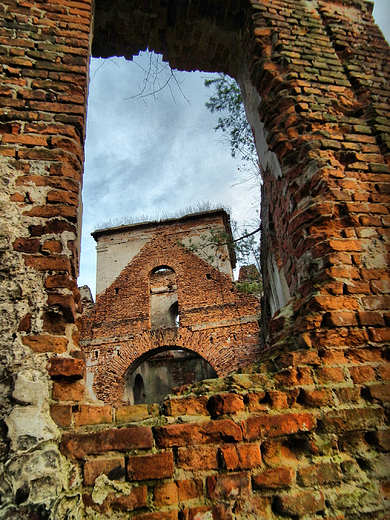 Ruinu kocioa kalwiskiego w Piaskach