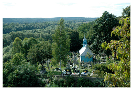 Prawosawna kaplica cmentarna Opieki Matki Boskiej wzniesiona w 1776 r.