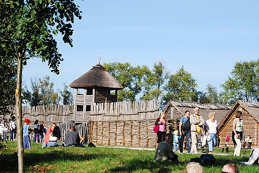 W prehistorycznej osadzie Biskupin