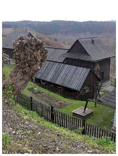 Skansen na wzgrzu zamkowym w Dobczycach