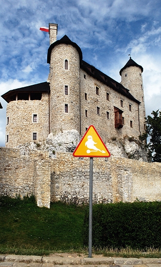 Bobolice-odbudowany zamek krlewski.