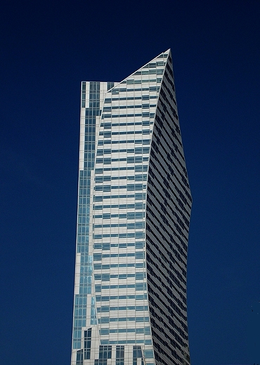 Warszawa. Apartamentowiec Zota 44.