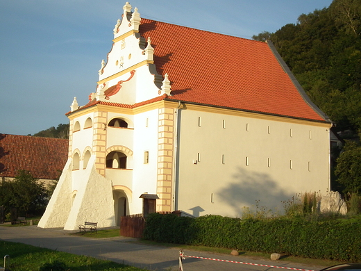 spichlerz w Kazimierzu - obecnie muzeum przyrodnicze