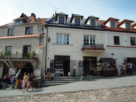 kolorowe kamieniczki w rynku - Kazimierz Dolny