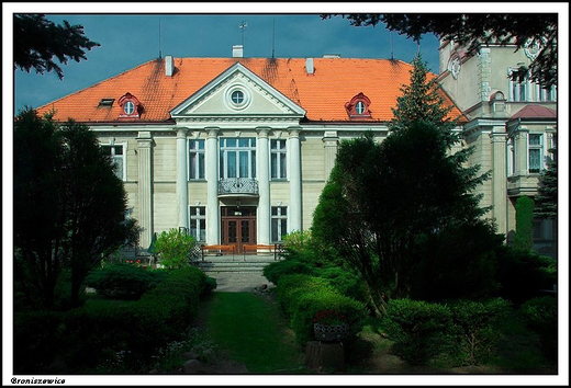 Broniszewice - neoklasycystyczny paac zbudowany w 1892 r. dla Jzefa Brandta