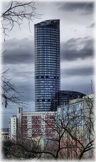 Sky Tower- wrocawski drapacz chmur 212m