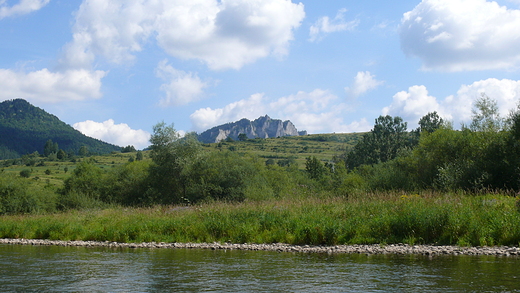 Widok na Trzy Korony podczas spywu Dunajcem