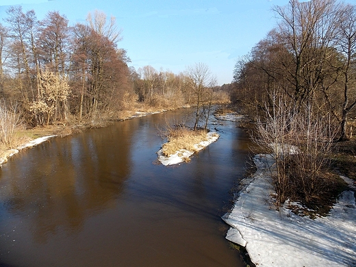 Widok na rzek wider z mostu w miejscowoci wider.