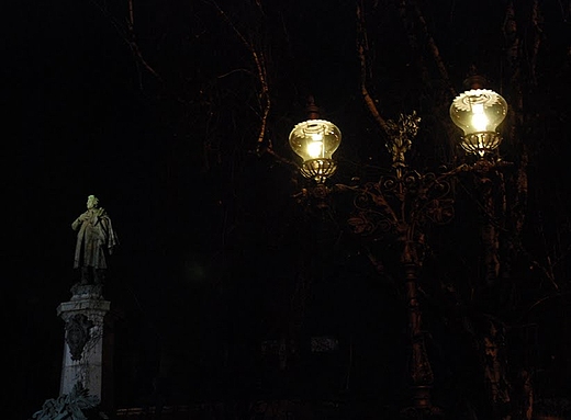 Krakowskie Przedmiecie - Warszawa. Pomnik Adama Mickiewicza