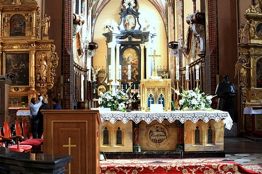 Otarz w Bazylice Archikatedralnej