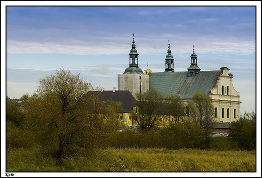 Koo - pnobarokowy koci Nawiedzenia Najwitszej Maryi Panny i klasztor bernardynw