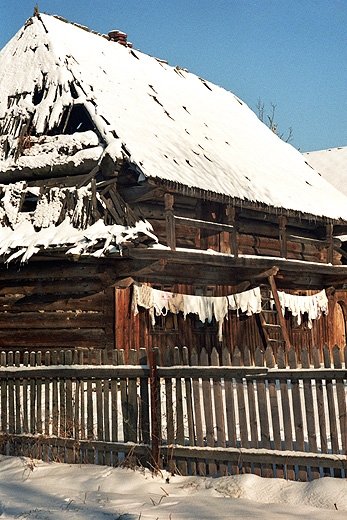 Zubrzyca Dolna - chata z wyżką