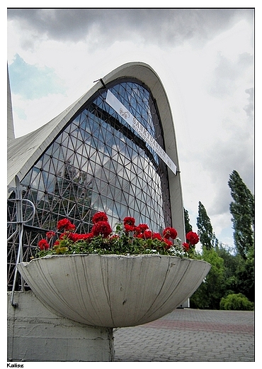 Kalisz - sanktuarium p.w. Miosierdzia Boego (szczegy architektury)