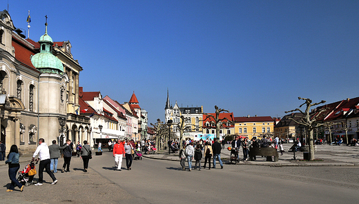 Pierwszy dzie wiosny w Pszczynie. Rynek.