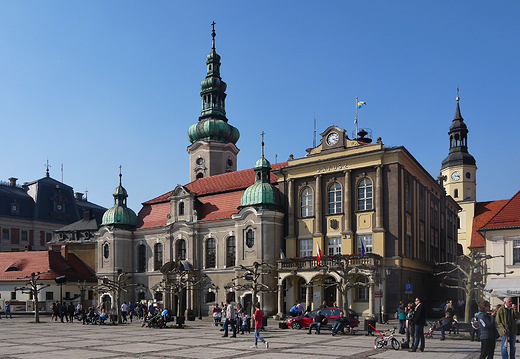 Pierwszy dzie wiosny w Pszczynie. Rynek.