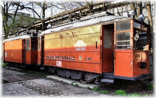 wagon opryskiwacz ze zbiornikiem na pestycydy w rodku