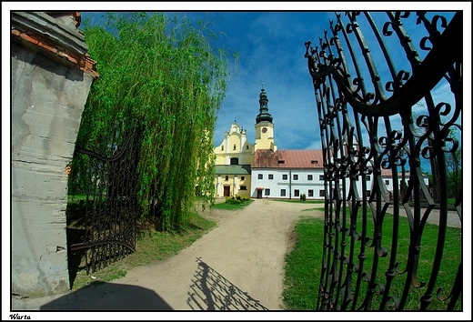 Warta - barokowy koci i klasztor Ojcw Bernardynw pw. Wniebowzicia NMP