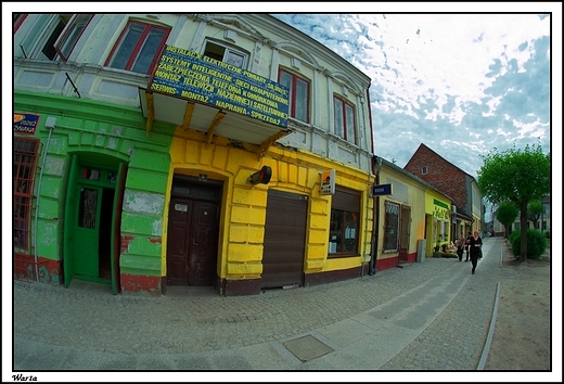 Warta - rynek z zabytkowymi kamieniczkami