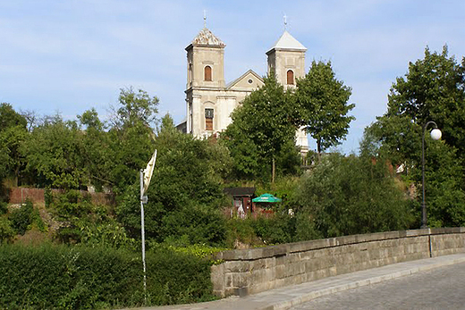 Koci i klasztor w Bardzie