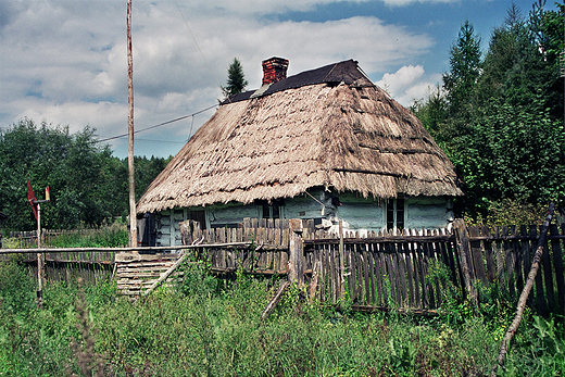 Stara chata w okolicach Zwierzyca. Dolina Wieprza