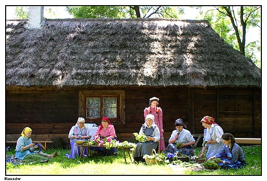 Skansen w Russowie - inscenizacja przygotowania zielników