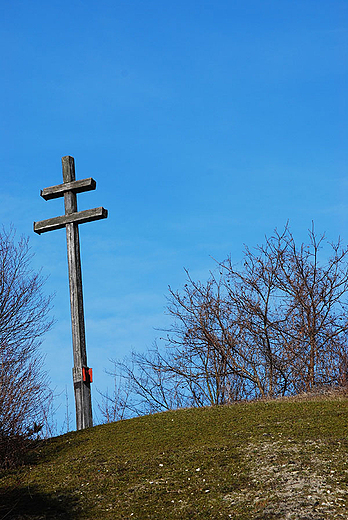 Krzyż niedaleko zamku. Kazimierz Dolny