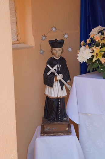 Szlak Jana Nepomucena  - figurka z kapliczki w Olszowej