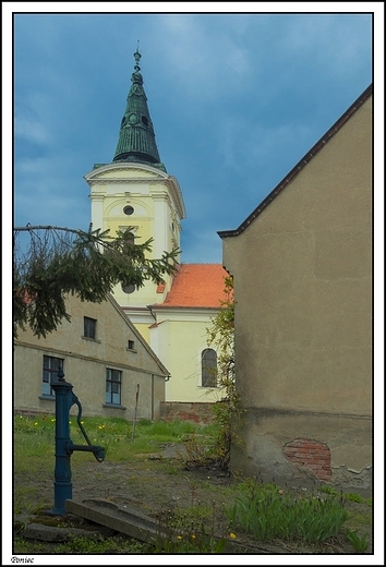 Poniec - gotycki koci parafialny z pierwszej poowy XVw. p.w. Narodzenia NMP