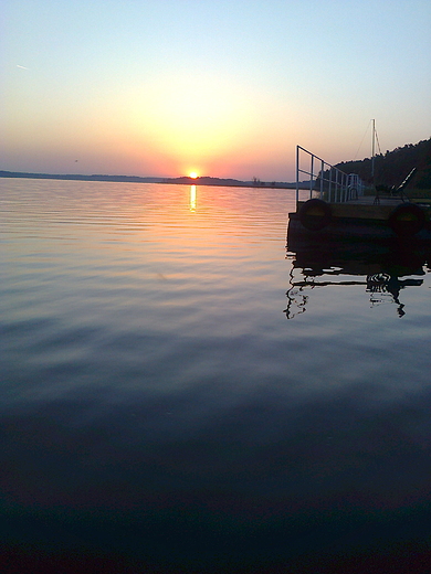 wschd soca nad jeziorem Ro