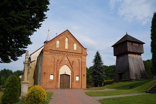 Dzwonnica, koci i pomnik Jana N. - Porba Spytkowska