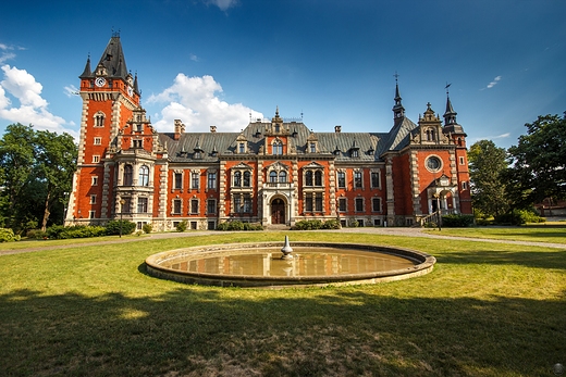 Pawniowice Palace