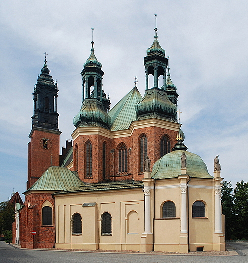 Pozna. Katedra w.w. Piotra i Pawa na Ostrowie Tumskim (X w.)