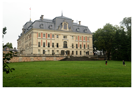 Zamek - dawna rezydencja ksit Hochberg von Pless