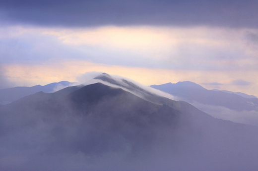 Bieszczady Zachodnie. Caryska dymi mgami