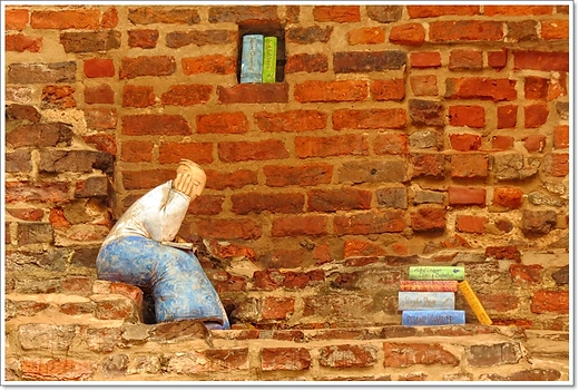 na murach siedz i ksiki czytaj