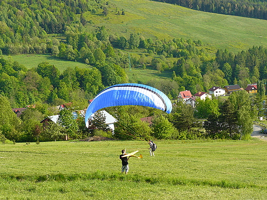 Beskid May. Paralotniarze na Grze ar