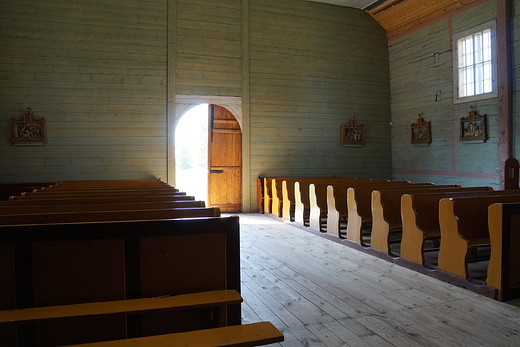 Drewniany kościół z Wysokienic - Skansen w Maurzycach.