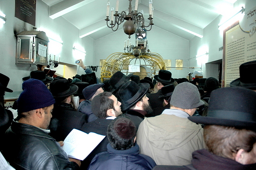 Leajsk - ohel w niedzielne przedpoudnie