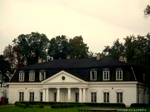 Zesp Paacowo-Parkowy fundacji Urszuli i Franciszka Dembiskich 1770-1780 - oficyna paacowa