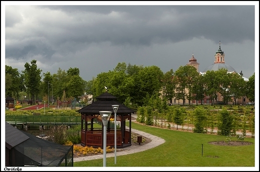 Owiska - klasztor i zabudowania pocysterskie _ zabytkowy park w stylu angielskim