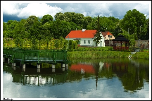 Owiska - klasztor i zabudowania pocysterskie _ zabytkowy park w stylu angielskim