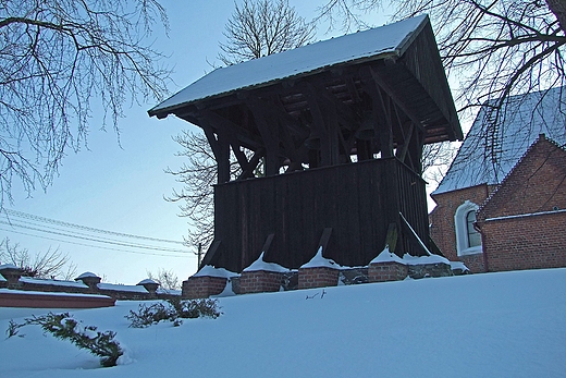 Przykocielna dzwonnica. Mogilno