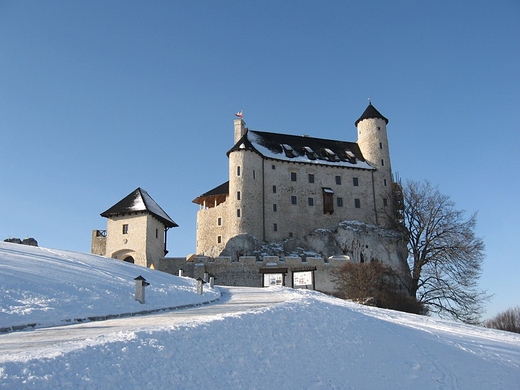 Zamek Bobolice w zimowej odsonie