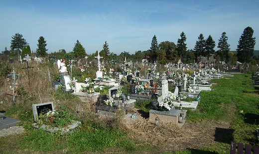 Cmentarz parafilny - kwatera dzieci
