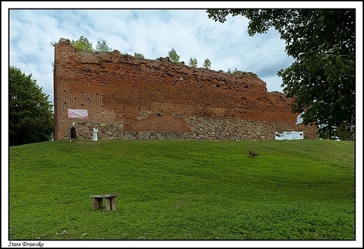 Stare Drawsko - ruiny zamku templariuszy z XIV w