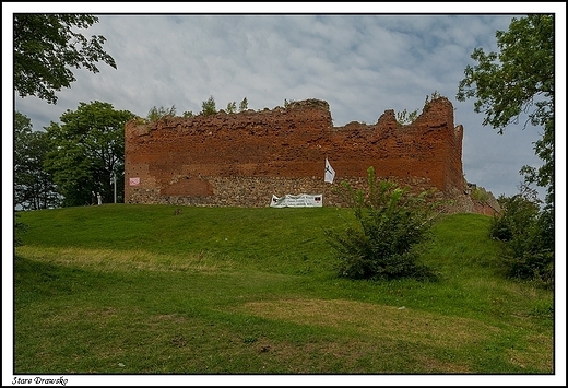 Stare Drawsko - ruiny zamku templariuszy z XIV w