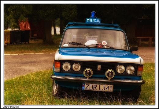 Stare Drawsko - Polski Fiat 125p w smerfnych kolorach